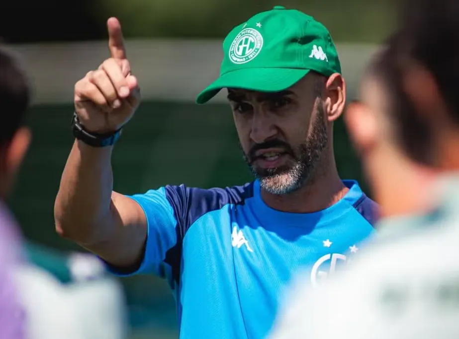 Sem salários, jogadores do Guarani surpreendem e voltam aos treinos para 2027