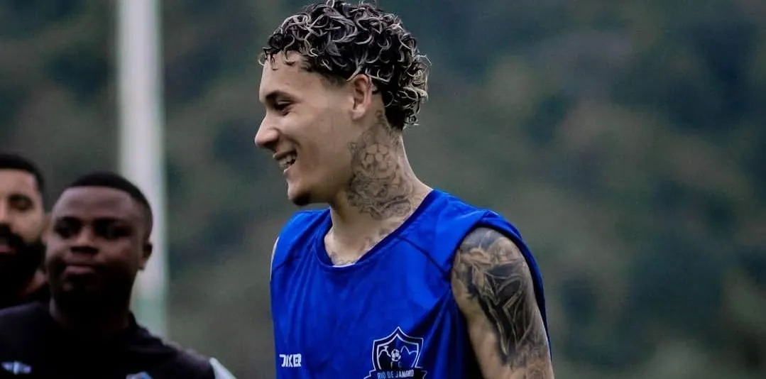 Rapper faz estreia como profissional em partida da Série B2 do Carioca