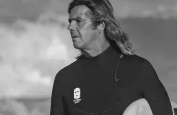 Morre Dadá Figueiredo, ícone do surfe brasileiro