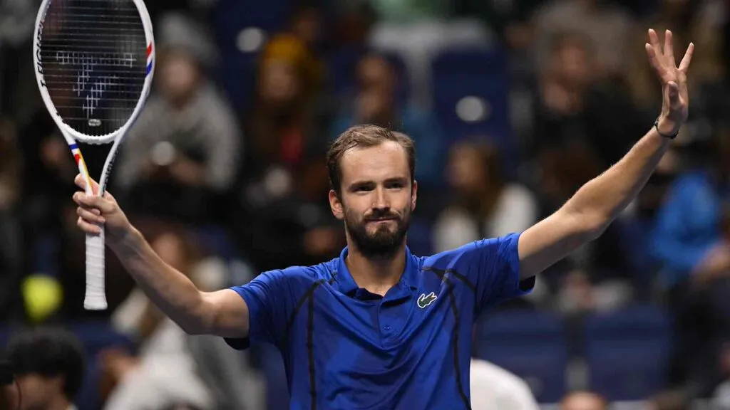 Daniil Medvedev busca a virada e conquista ATP 250 de Almaty