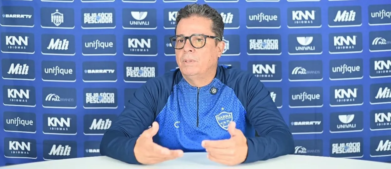 Barra-SC oficializa renovação com o técnico Evaristo Piza