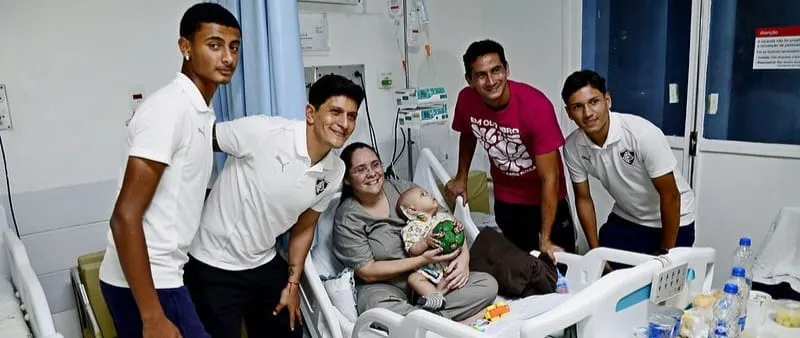 Atletas do Fluminense visitam crianças no Hospital do Câncer 2 Fluminense 2
