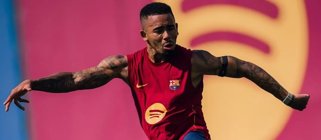 Gabriel Jesus revela que cogitava voltar ao Brasil e elogia Yamal