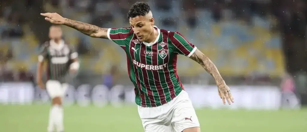 Lesão de Renê abre espaço para Arana ganhar chance no Fluminense
