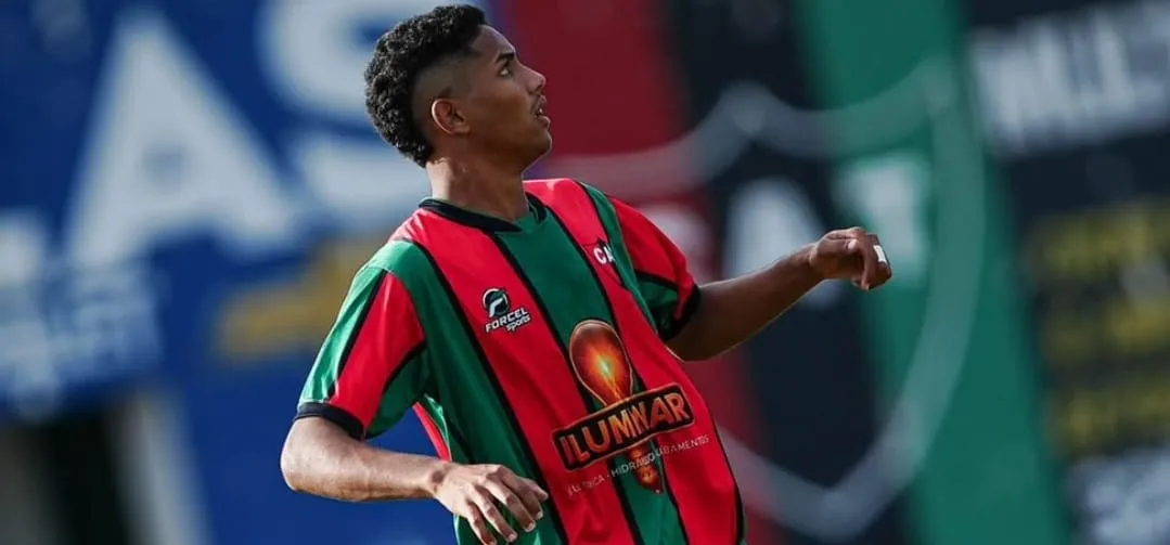 Destaque da base do Taquaritinga assina contrato profissional