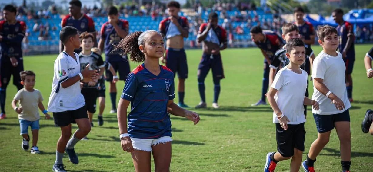 Maricá-RJ promove festa de Dia das Crianças em seu estádio