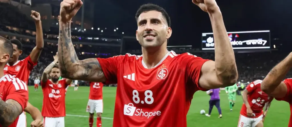 Internacional ganha dois reforços para encarar o Botafogo