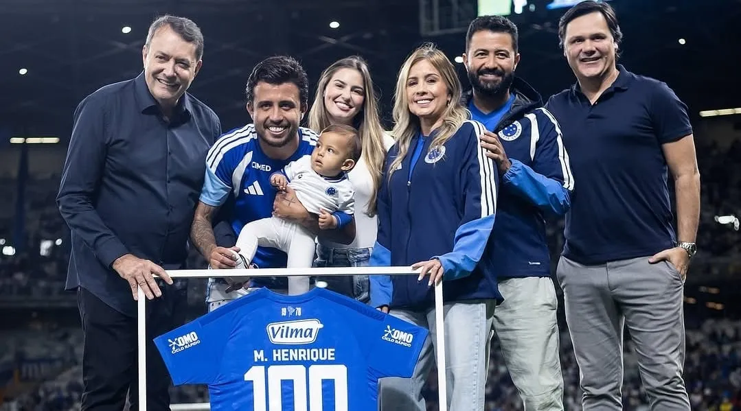 Volante do Cruzeiro é homenageado pela marca de 100 jogos