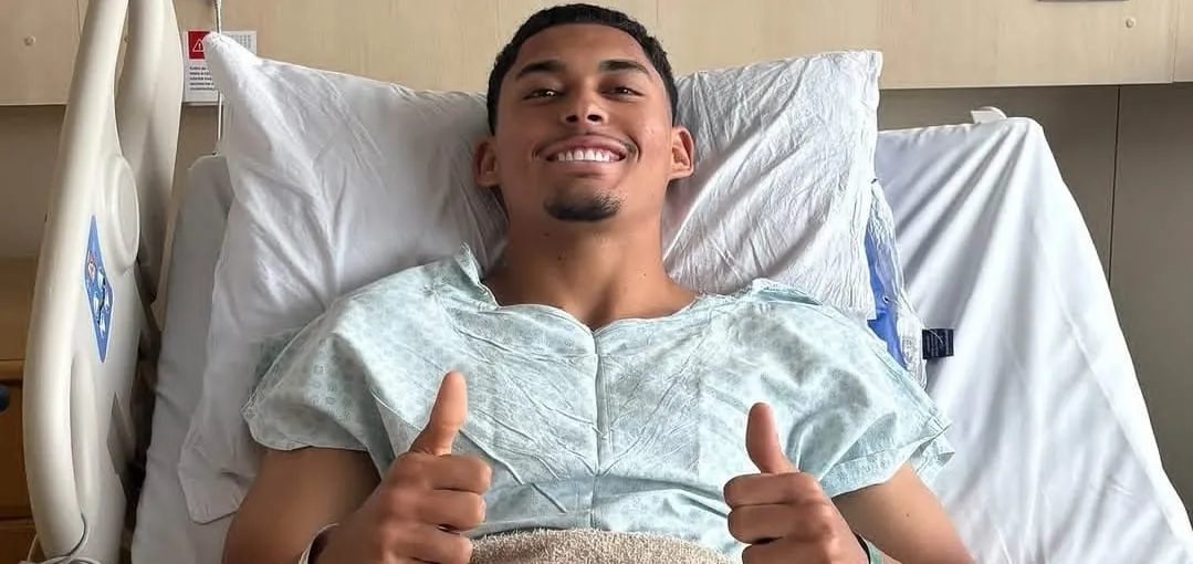 Athletico-PR atualiza situação de lateral após cirurgia no joelho