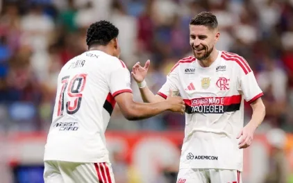 Flamengo segue líder do Brasileirão