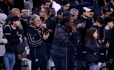 Auxiliar do Corinthians ressalta mudança de postura e espera evolução com Seedorf
