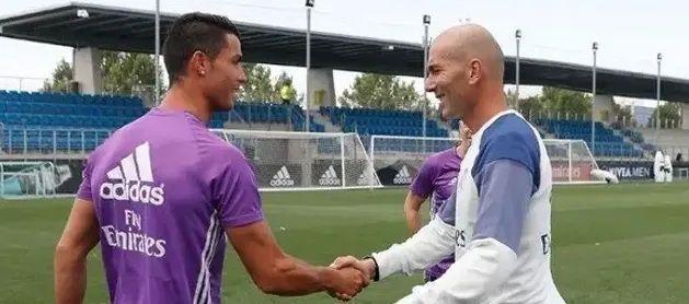 Zidane rasga elogios a Cristiano Ronaldo em meio à polêmica com Jorge Jesus