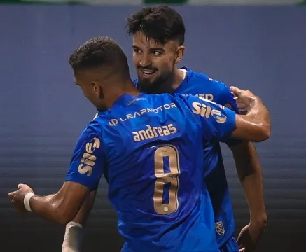 BRASILEIRÃO: Palmeiras aproveita tropeço do Fla e esquenta briga pela liderança