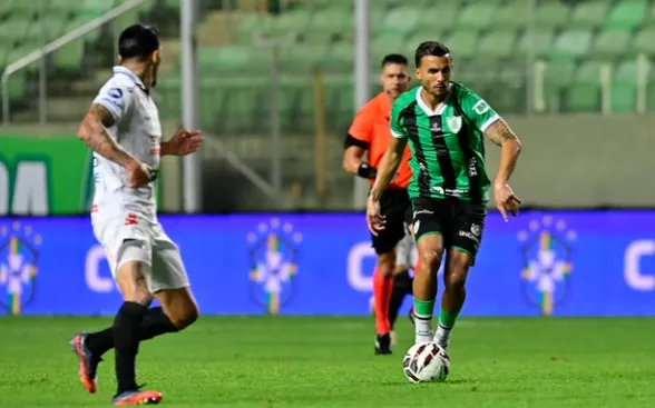 América-MG 1 x 0 Operário-PR - Já rebaixado, Coelho vence e complica o Fantasma