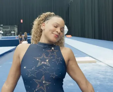Rebeca Andrade conquista o ouro e se torna tricampeã mundial