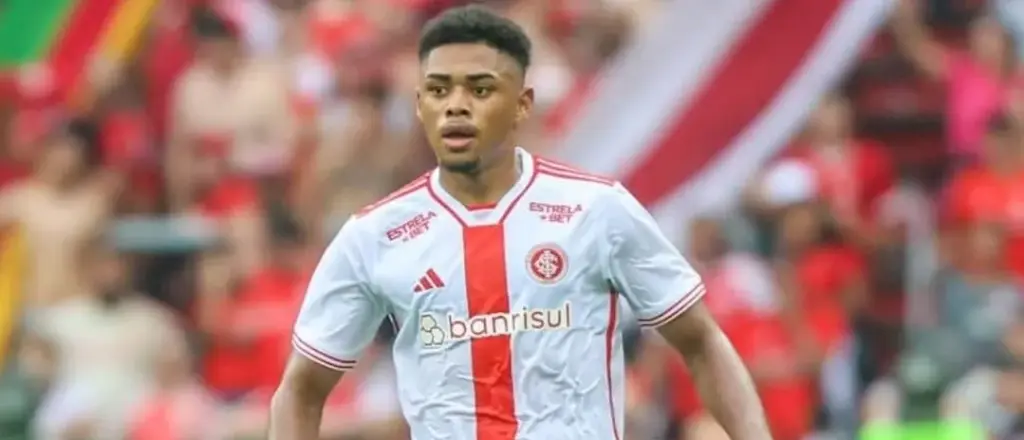 Zagueiro que lesionou Gabriel Pec reforça o Internacional no Gre-Nal