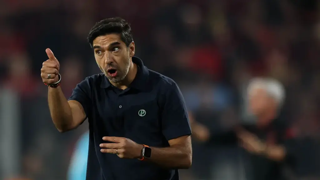 Abel Ferreira cobra união e apoio da torcida no Palmeiras