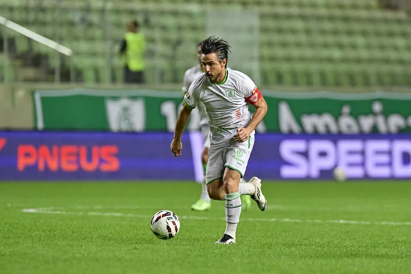 Série B: América-MG e Ponte Preta cravam quedas históricas