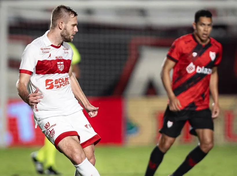CRB-AL x Atlético-GO – Onde assistir, arbitragem e escalações