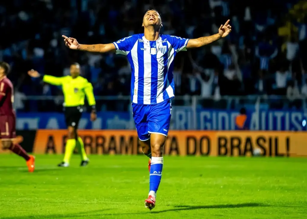 Avaí-SC 2 x 1 Londrina-PR - Leão embola briga contra Z-4 na Série B