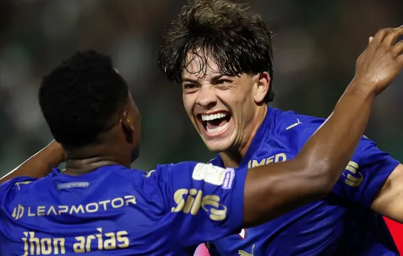 BRASILEIRÃO: Palmeiras assume a liderança, e Corinthians entra no Z-4