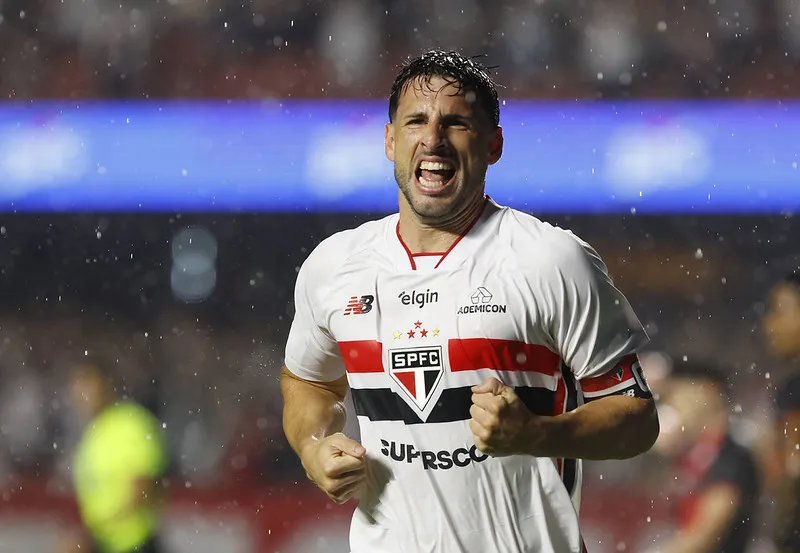 São Paulo tenta recuperar Calleri para duelo com o Vasco