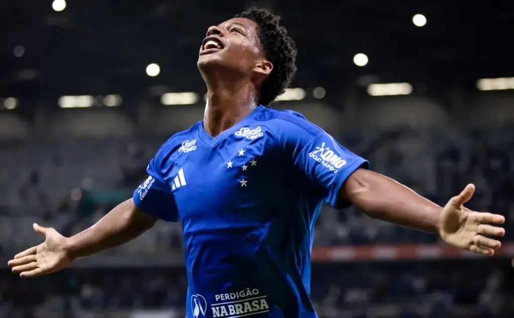 BRASILEIRÃO: Athletico e Cruzeiro de olho no G-4 no fechamento da rodada