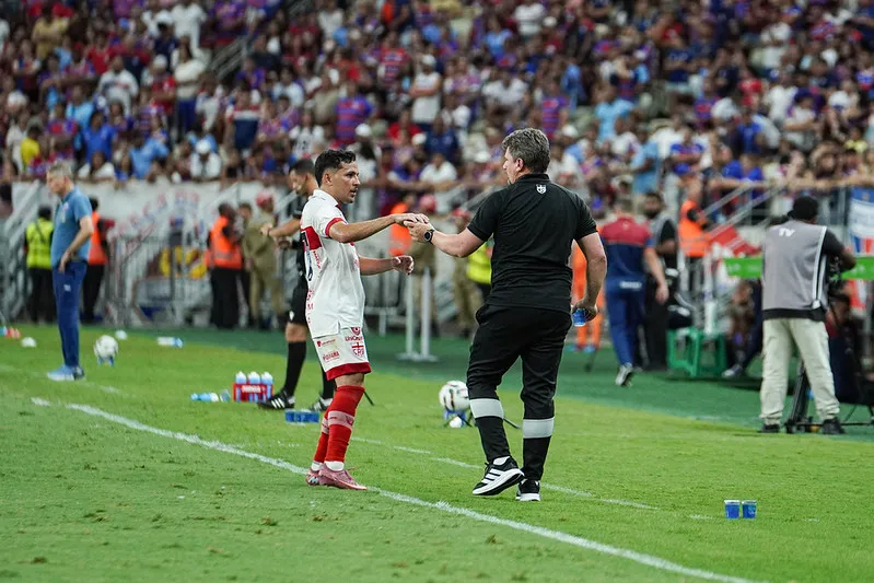 Série B: Fábio Matias celebra empate do CRB contra o Fortaleza