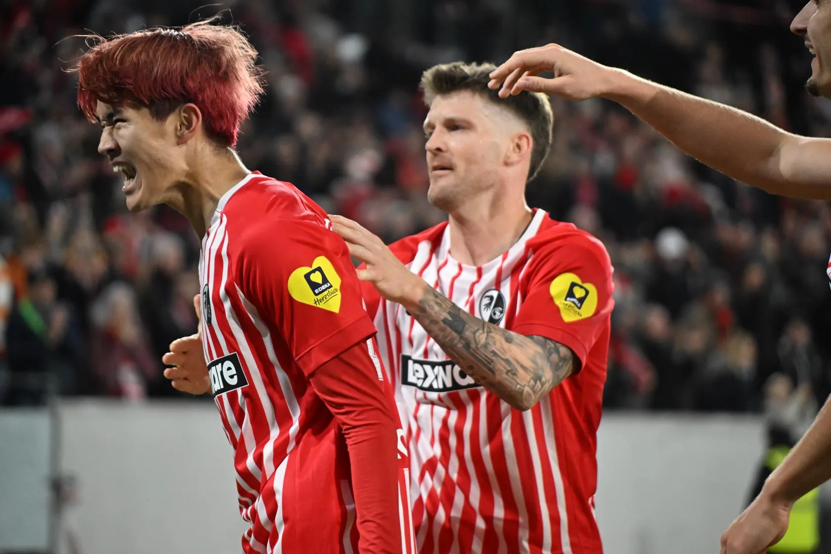Freiburg 3 x 2 Wolfsburg: Goto sai do banco e decide nos acréscimos