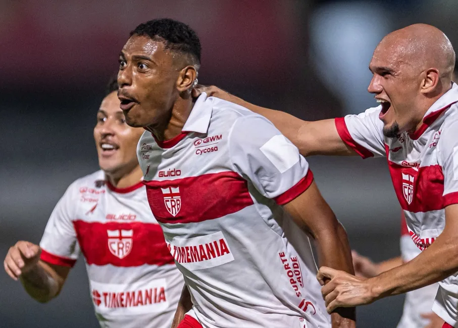 Seleção FI da 32ª rodada da Série B tem nomes de nove clubes vencedores 2 Lyncon, zagueiro do CRB