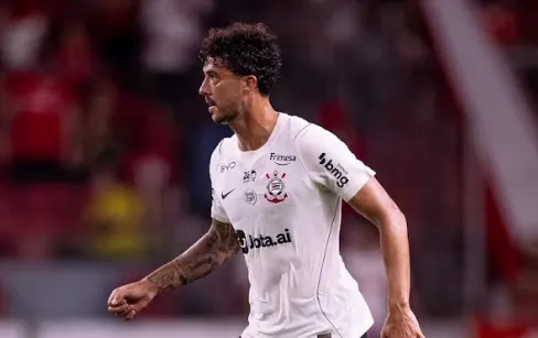 Com gol marcado, Gustavo Henrique se torna o zagueiro com mais gols em 2026