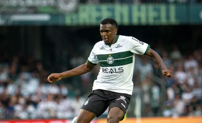 Jacy relata dor muscular após derrota do Coritiba e desabafa: “O torcedor também sofre”