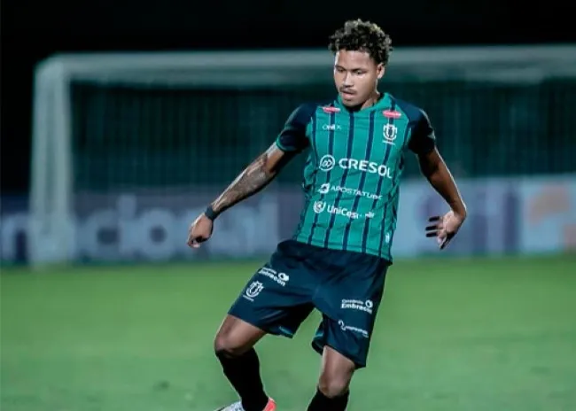 Elenco do Maringá comemora acesso e mantém foco na final da Série C