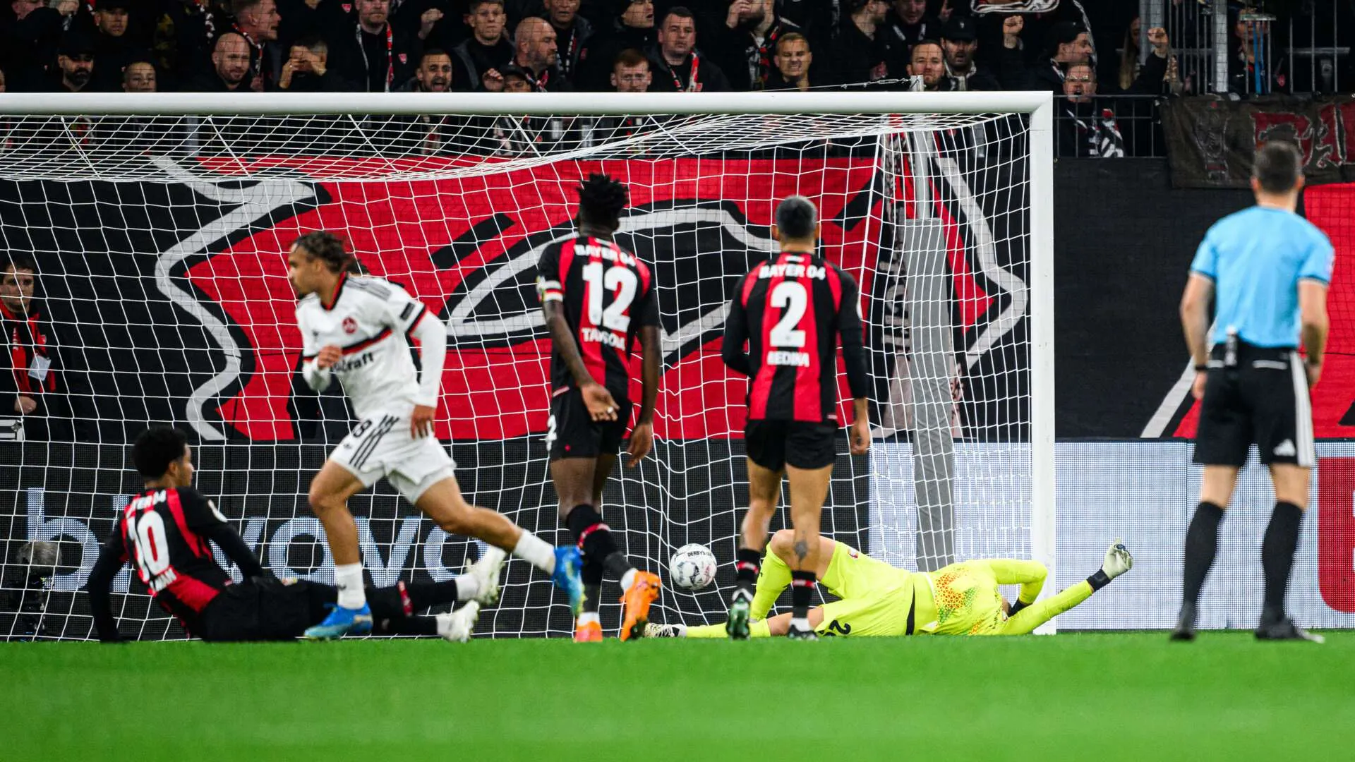 Nürnberg abre 2 a 0, e Leverkusen reage no primeiro tempo da Copa da Alemanha