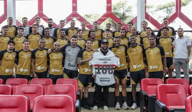 São Paulo oficializa rescisão amigável com o volante Luan