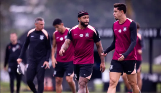 Memphis desfalca o Corinthians e vira dúvida em clássico