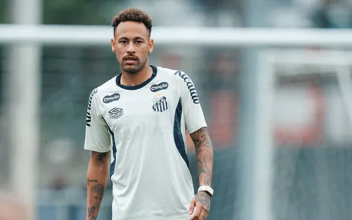 Santos retoma treinos e projeta mudanças contra o Fluminense