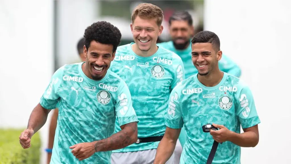 Palmeiras testa nova formação tática para a reta final de 2026