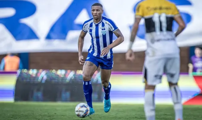 Série B: Pedrão celebra retorno no Avaí após 382 dias parado