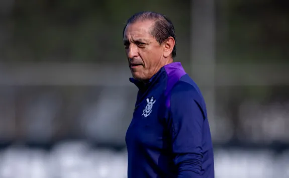 Corinthians mira retorno de Ramón Díaz e acelera acordo