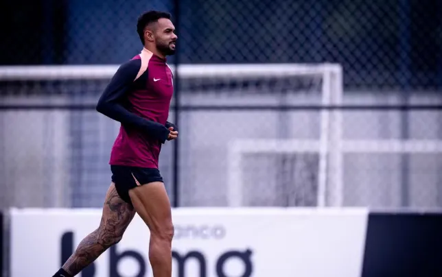 Raniele avança em recuperação e anima comissão do Corinthians