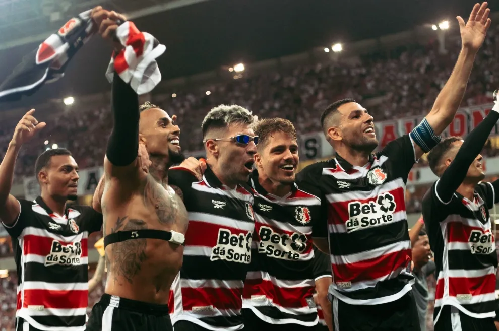 Diante de 45 mil, Santa Cruz-PE volta à Série B após uma década