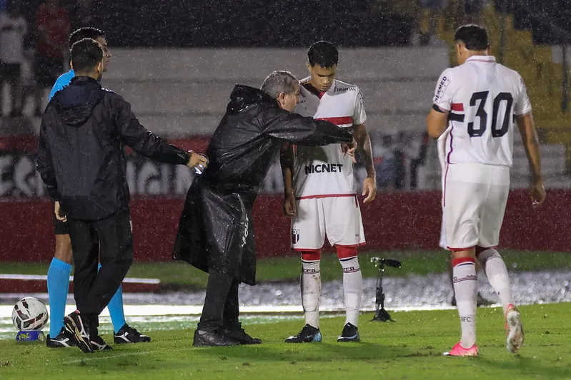 Tencati faz apelo à torcida do Botafogo-SP após invasão rival