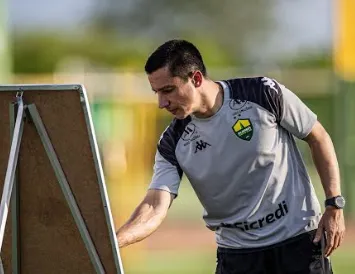 Eduardo Barros chega a seis jogos invicto pelo Cuiabá na Arena Pantanal